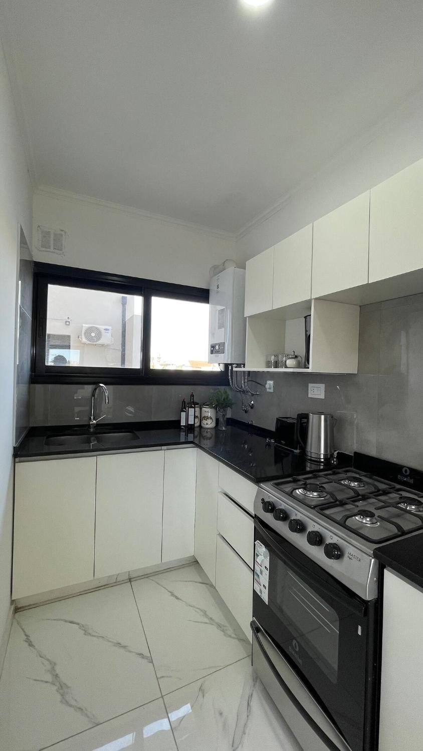 Kitchen or kitchenette, heating, stove
