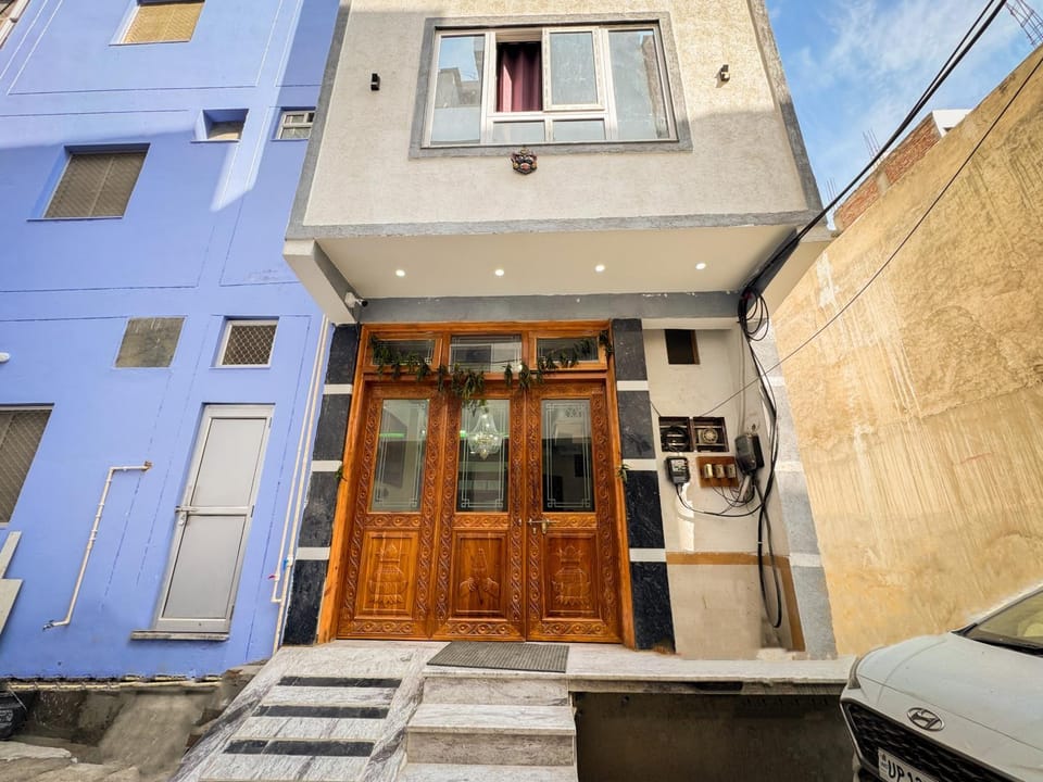 Property building, Facade/entrance