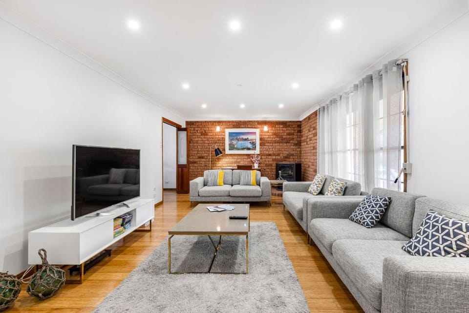 The Waters Edge - Pet Friendly with Fire Pit House in Culburra Beach