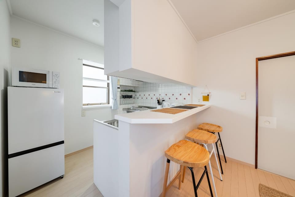 Kitchen or kitchenette, Dining area, stove