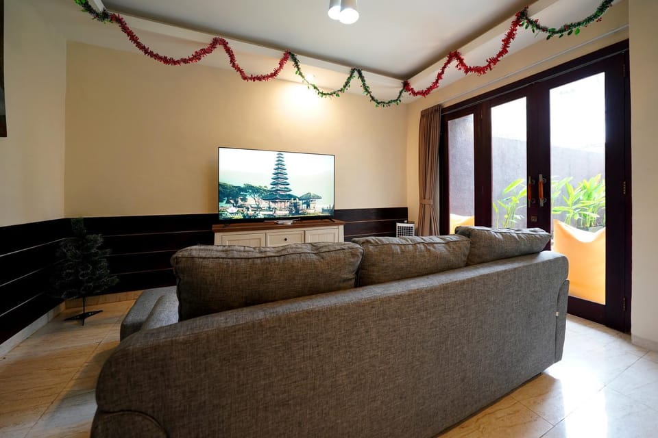 TV and multimedia, Living room, Seating area
