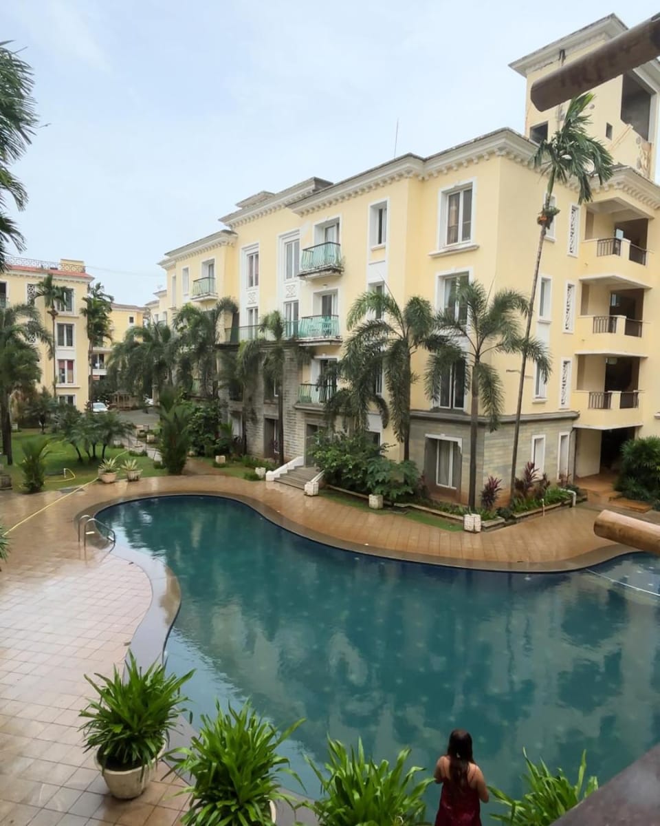Swimming pool