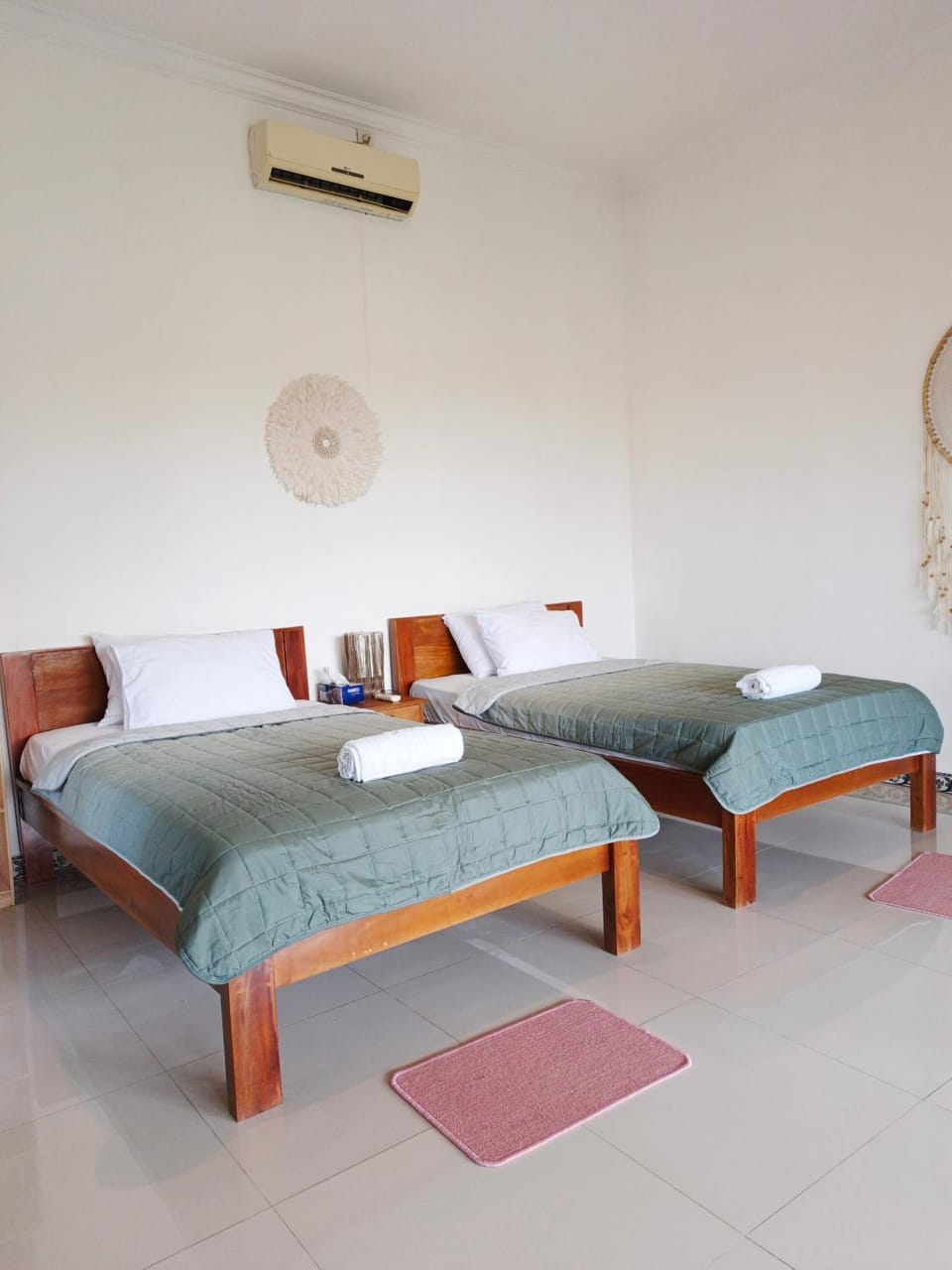 Bed, Photo of the whole room, Bedroom, air conditioner