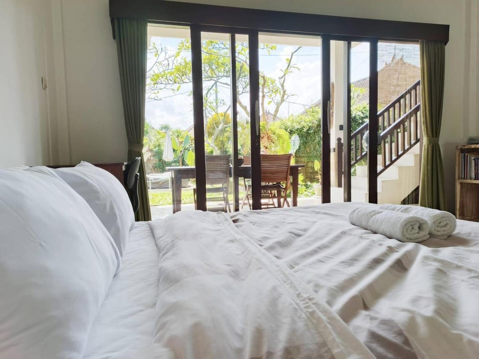 Bed, Balcony/Terrace, Bedroom