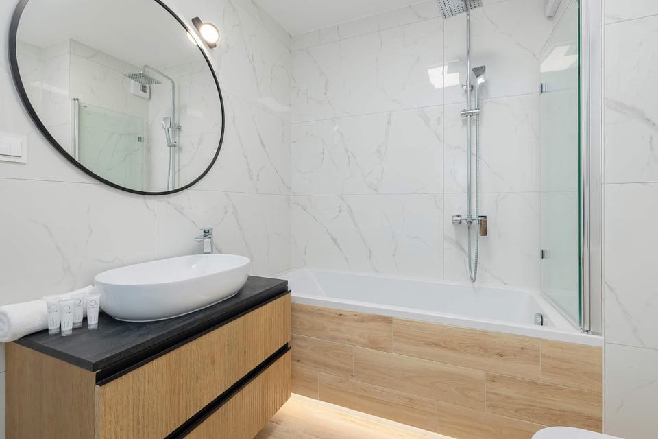 Bathroom, Bath, towels