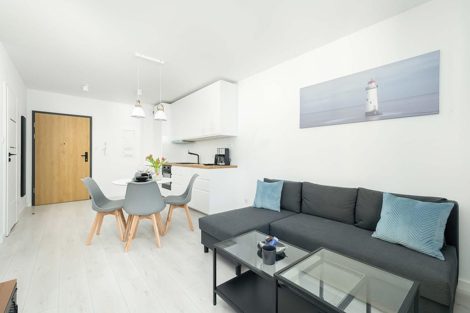 Kitchen or kitchenette, Living room, Seating area, Dining area
