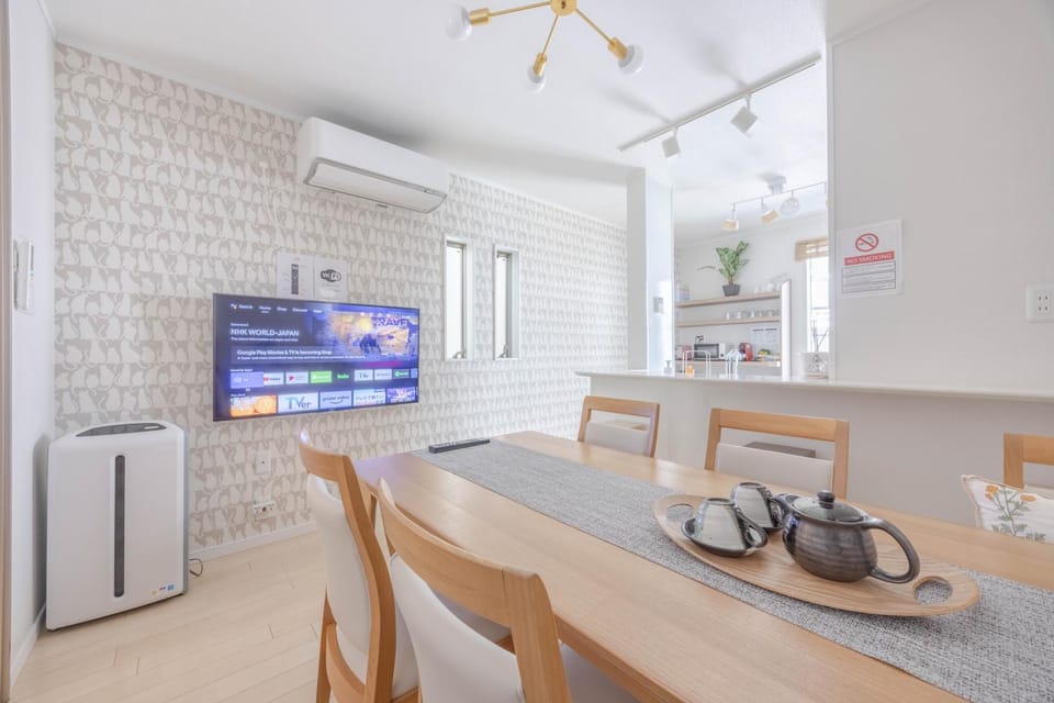 TV and multimedia, Dining area, air conditioner