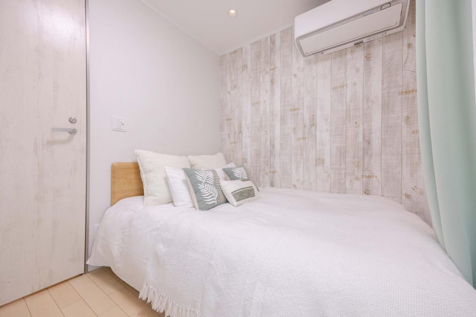 Bed, Bedroom, air conditioner