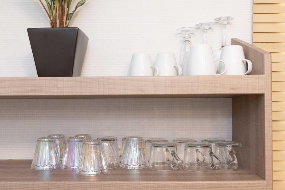 Kitchen or kitchenette, Food and drinks