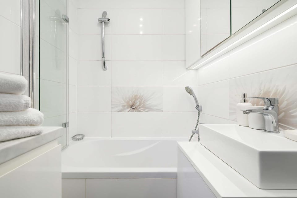 Bathroom, Bath