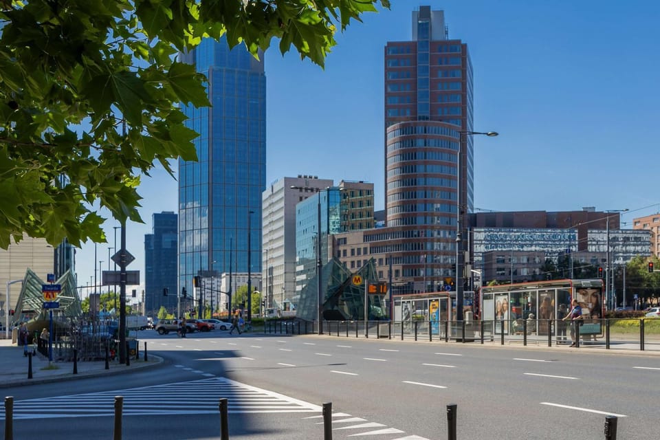 Property building, Day, Neighbourhood, City view, Street view, Location