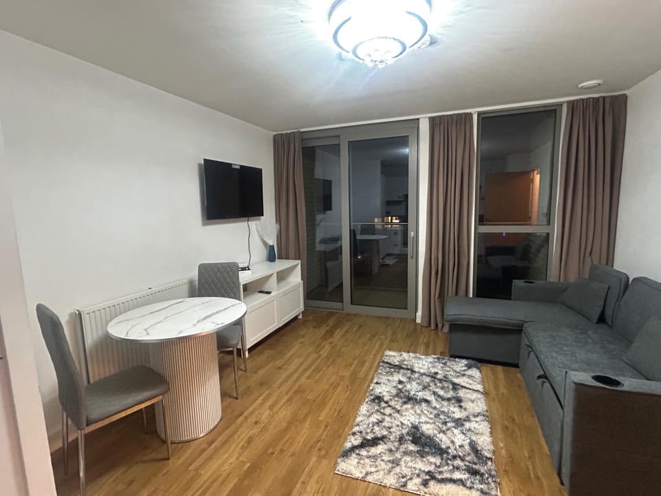 Central 1-Bed Apt for 4 Near Transport & Shops Apartment in London Borough of Lewisham