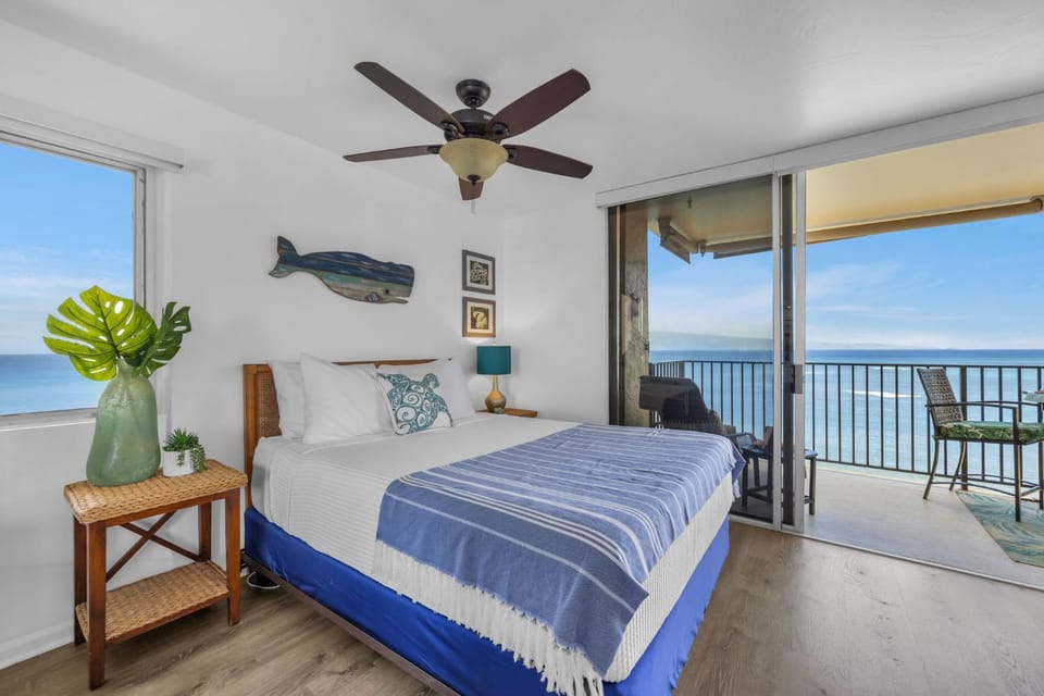 Oceanfront Corner Unit - Amazing Sunsets Tropical Breezes & 2 Oceanfront Lanai House in Kahana
