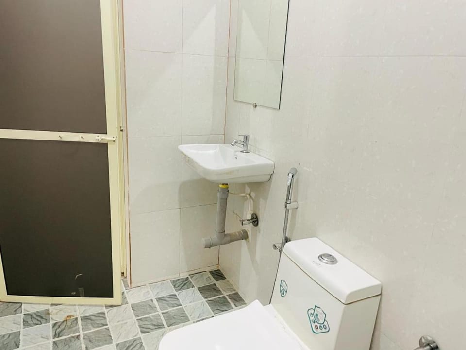 Toilet, Bathroom, Public Bath