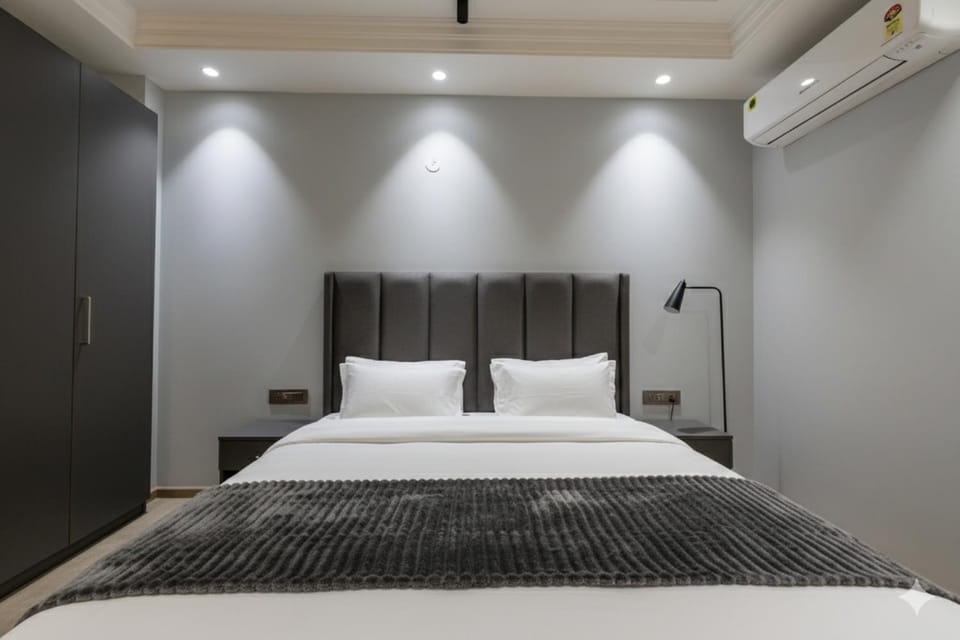 Bed, Photo of the whole room, Bedroom, air conditioner