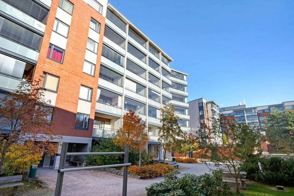 Modern Seaside Apartment - Metro & Market Nearby Apartment in Helsinki