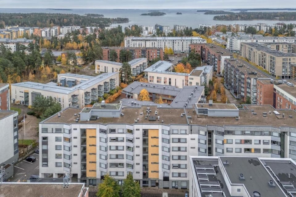 Modern Seaside Apartment - Metro & Market Nearby Apartment in Helsinki