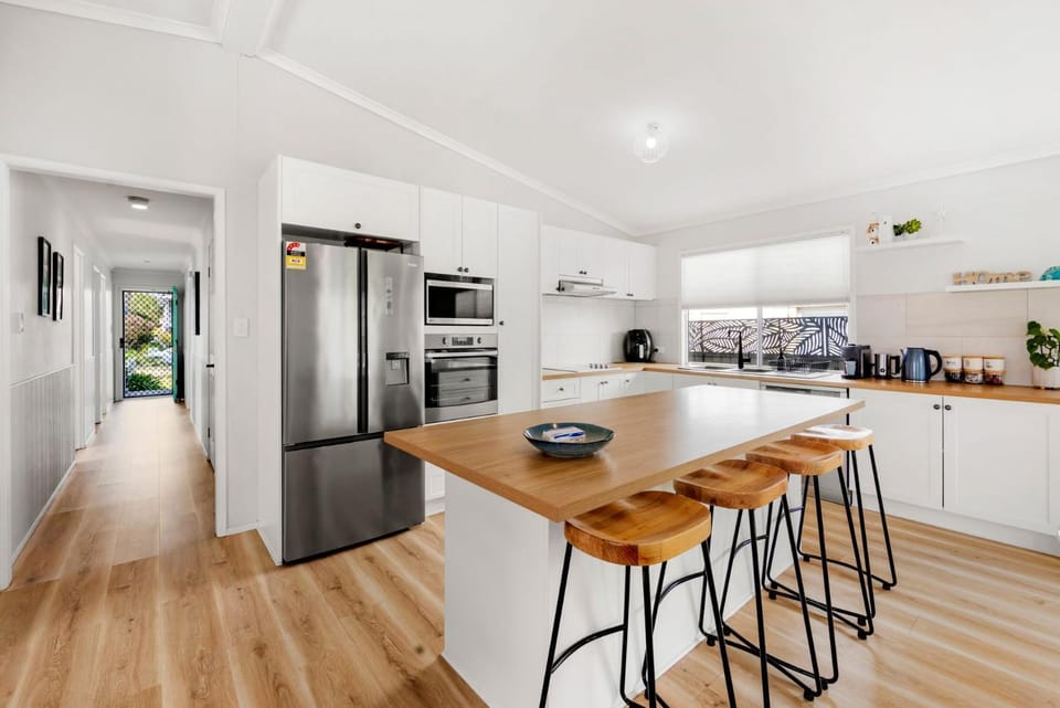 Yn Y Bae - Short Walk to Wowly Creek & Jervis Bay House in Callala Bay