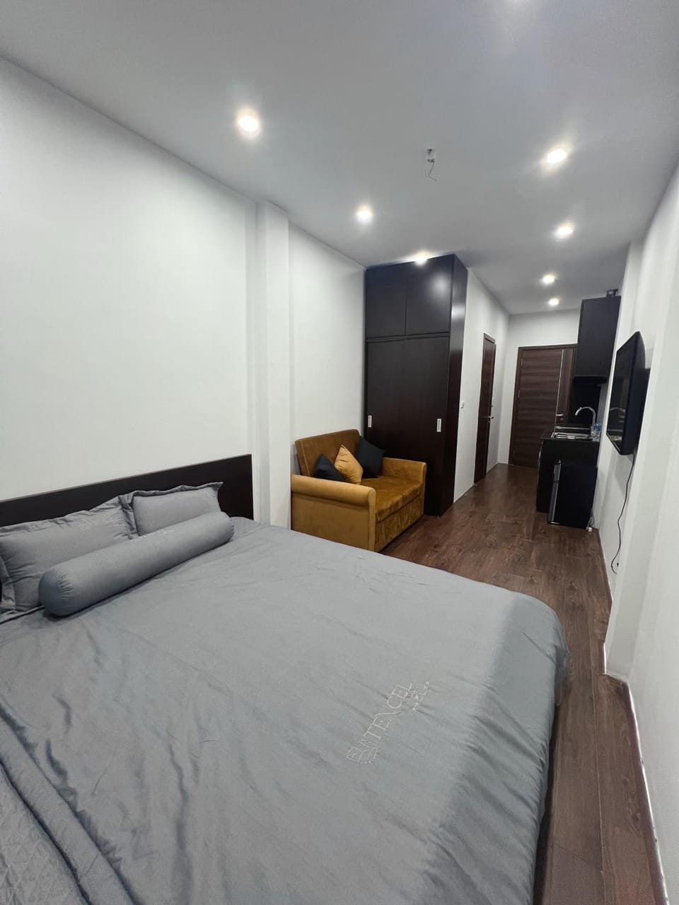 NunuHome - Trainstreet - Old Quarter - Ly Nam De Apartment in Hanoi