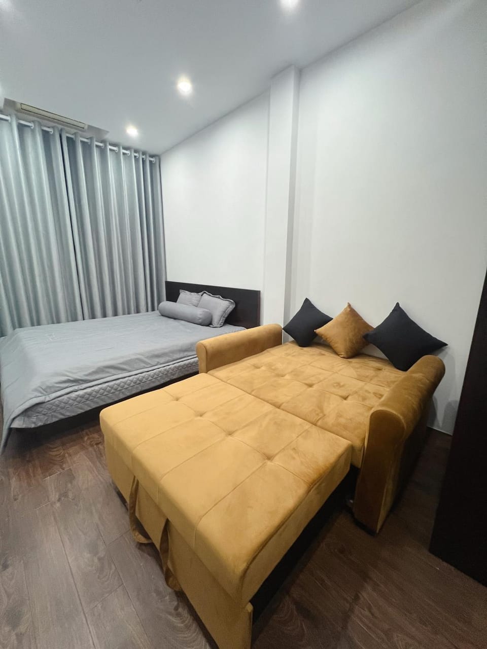 NunuHome - Trainstreet - Old Quarter - Ly Nam De Apartment in Hanoi