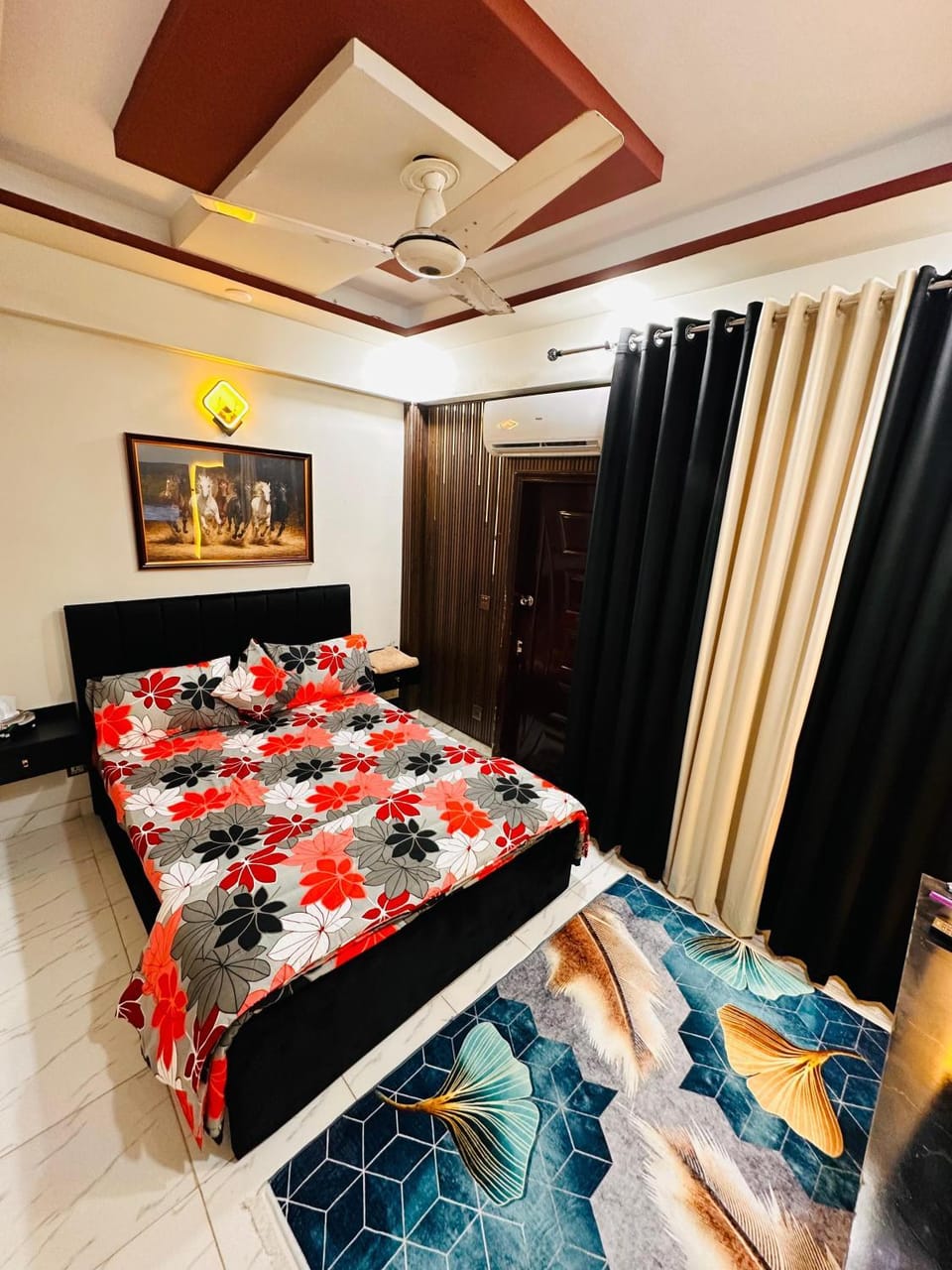 Modern 2-Bed W-lounge & 2 baths "DHA phase 6 KHI" Apartment in Karachi