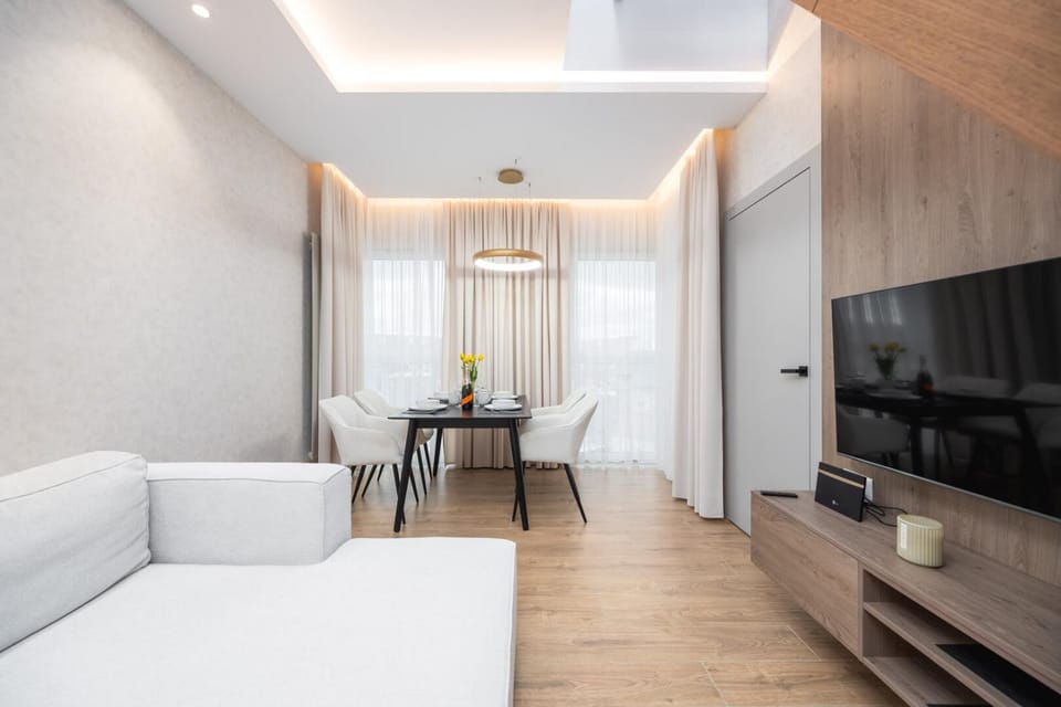 Communal lounge/ TV room, TV and multimedia, Kitchen or kitchenette, Living room, Seating area, Dining area, Evening entertainment