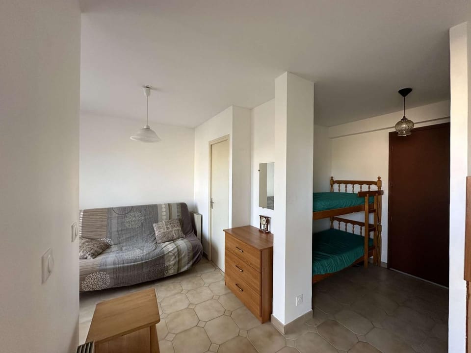 Living room, bunk bed