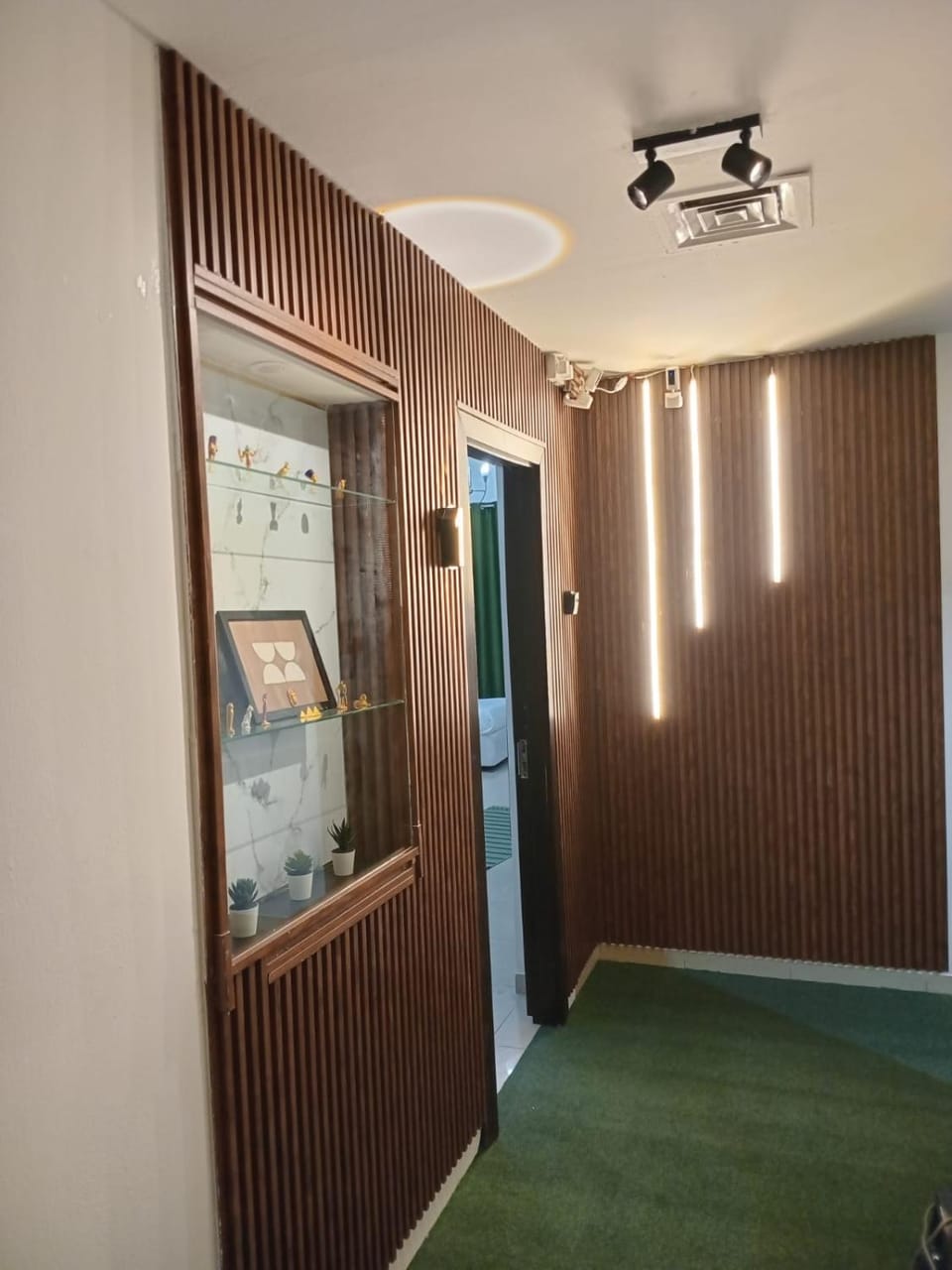 Facade/entrance