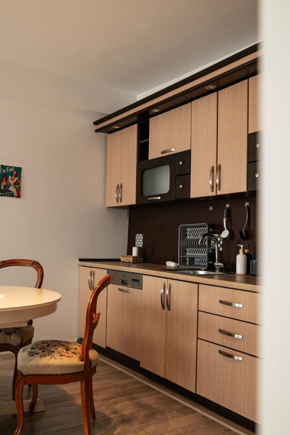 Kitchen or kitchenette, Dining area, dishwasher, minibar, oven, pet friendly, stove