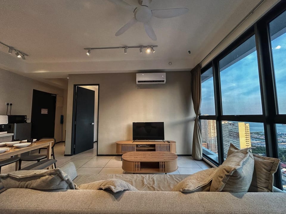 TV and multimedia, Living room, Seating area, air conditioner