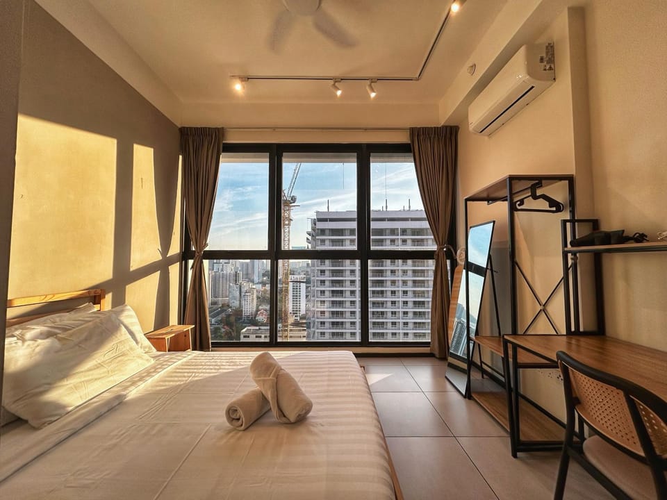 Bed, Photo of the whole room, Bedroom, towels, air conditioner