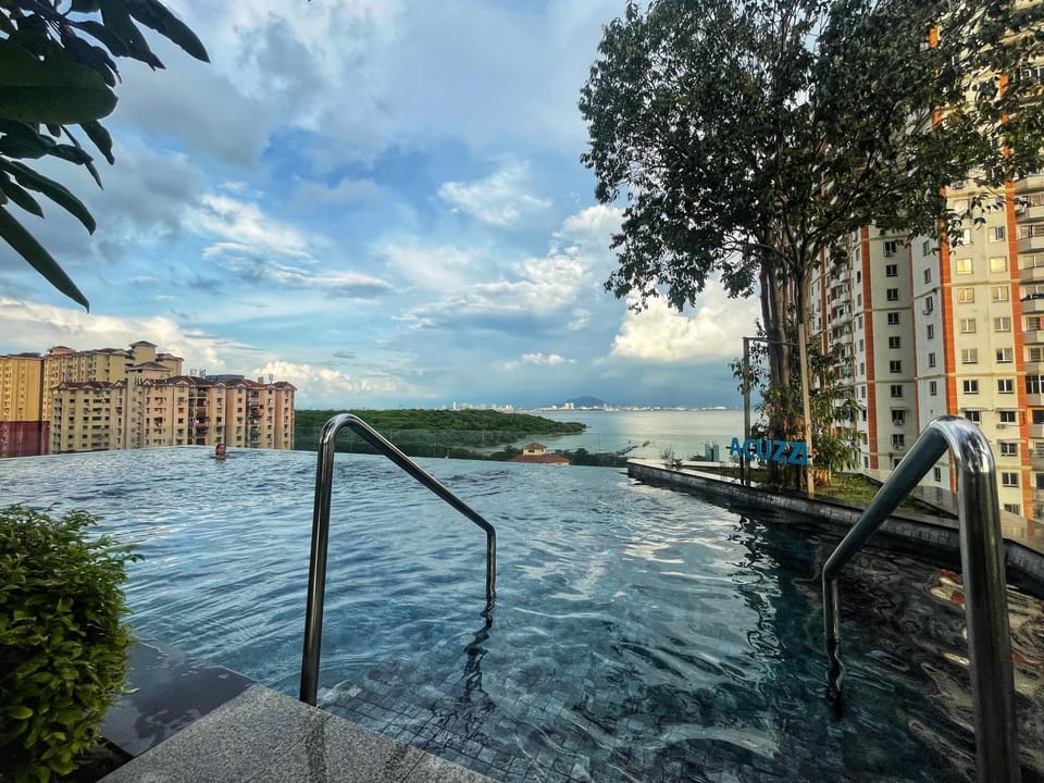 Property building, City view, Pool view, Sea view, Swimming pool