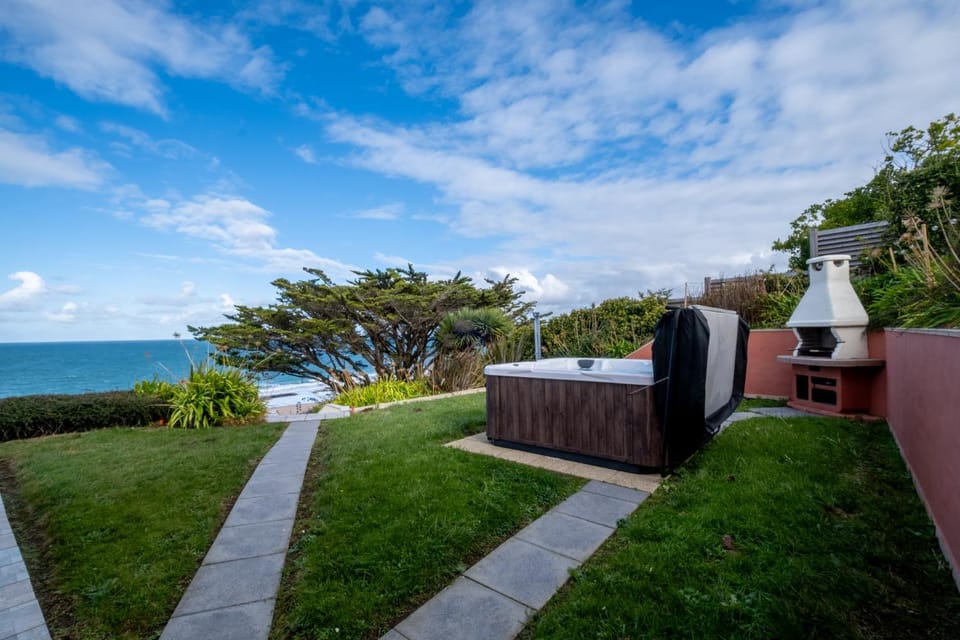 BBQ facilities, Garden, Spa and wellness centre/facilities, Beach, Sea view