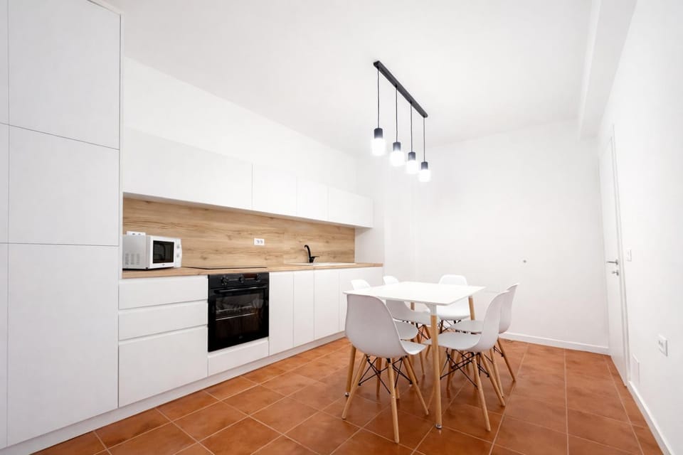 Kitchen or kitchenette, Dining area, kitchen