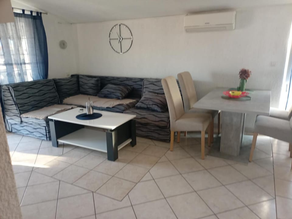 Apartmani Tadić B&D Apartment in Zadar County