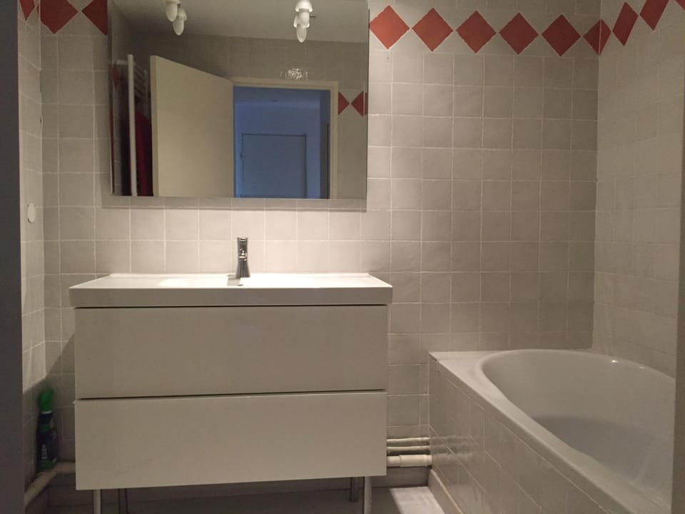 Bathroom, Bath
