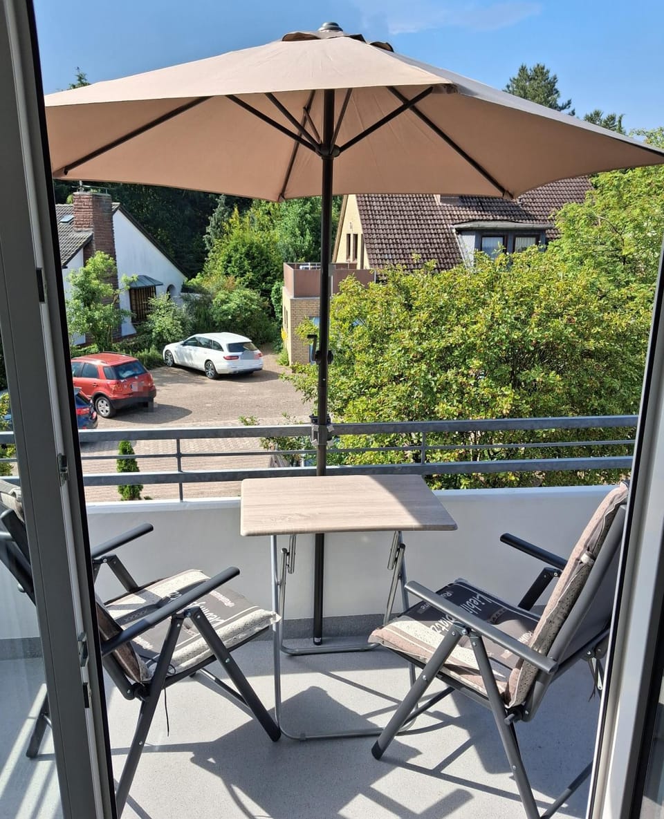 Balcony/Terrace, Quiet street view