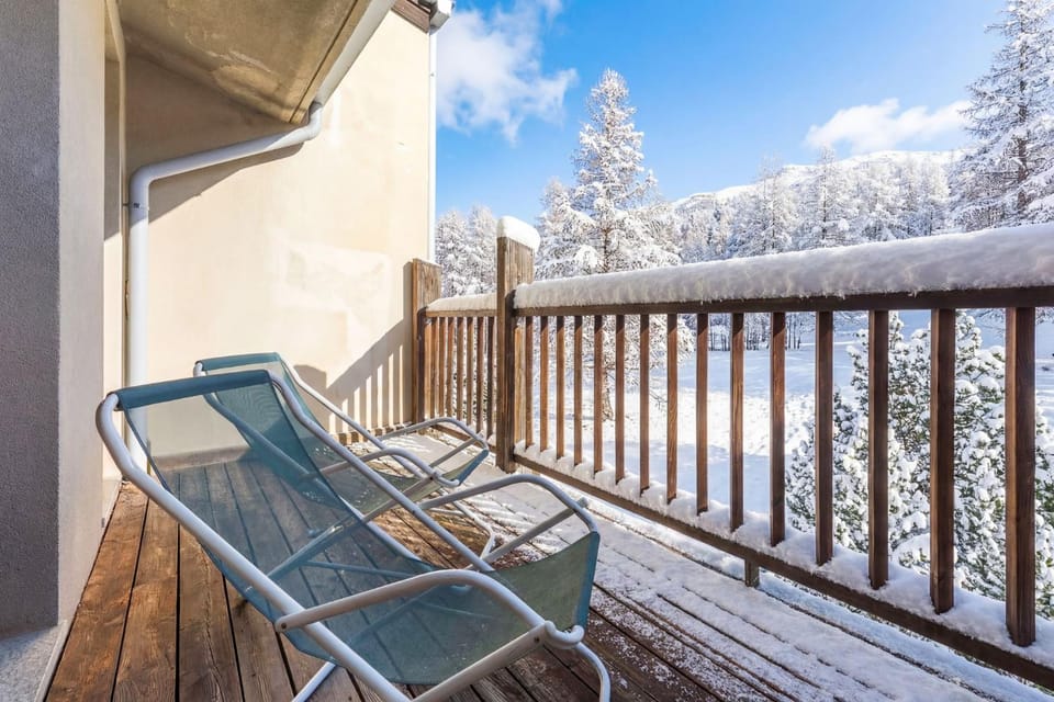 Hostdomus - Sansicario Wild View R21 Apartment in Piedmont