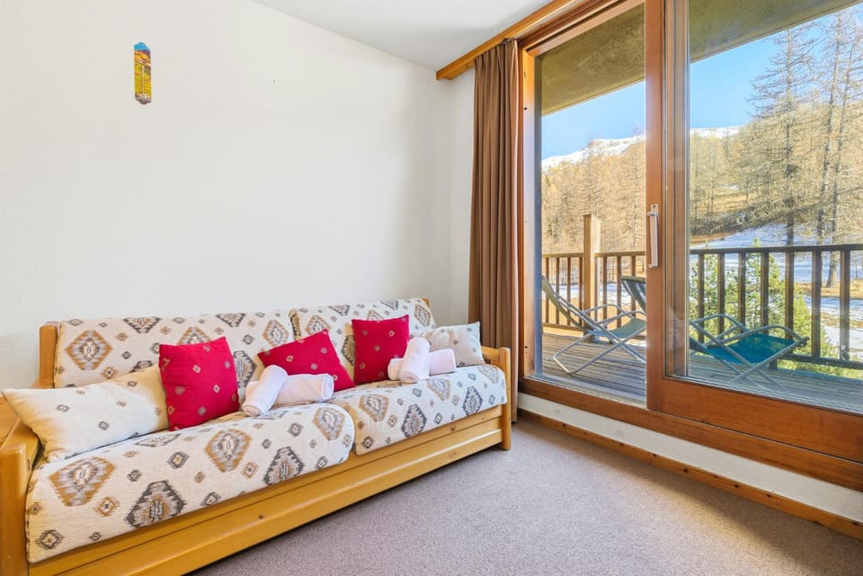 Hostdomus - Sansicario Wild View R21 Apartment in Piedmont