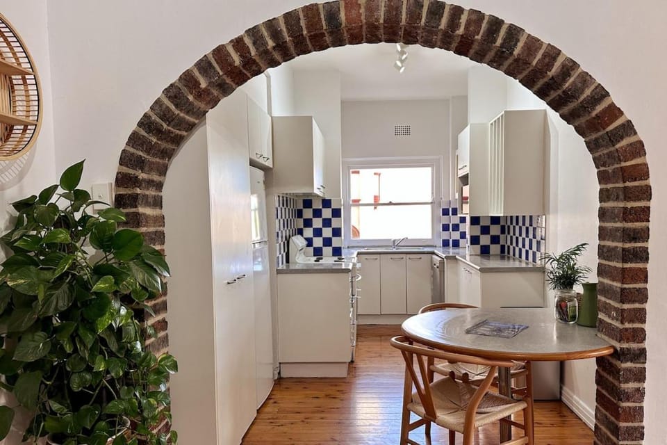 Dining area, kitchen