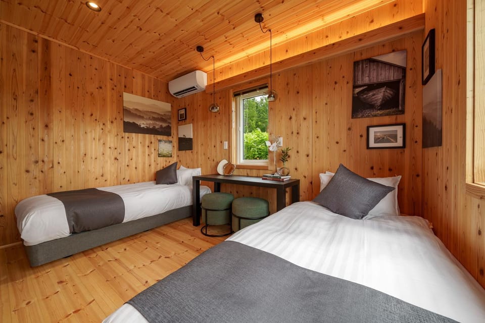 Bed, Bedroom, air conditioner