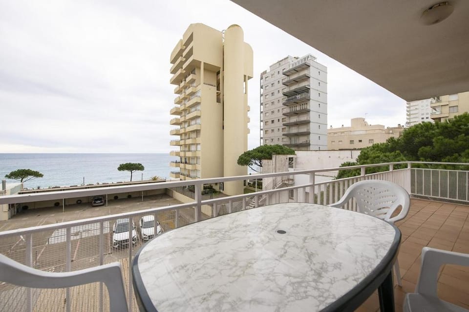 Apartamento con vistas al mar y piscina en Platja d'Aro Apartment in Platja d'Aro