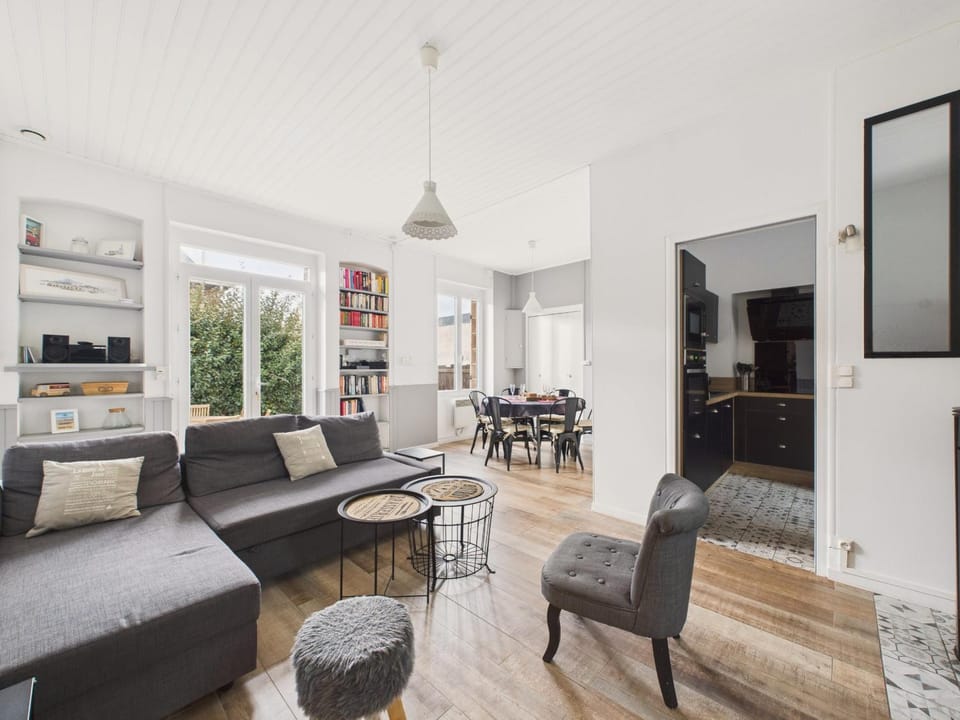 Communal lounge/ TV room, Living room