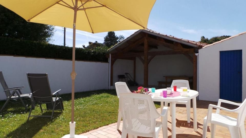 Garden, Dining area, sunbed