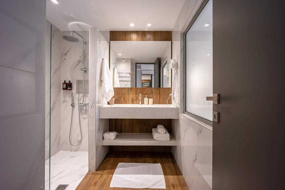 Shower, Bed