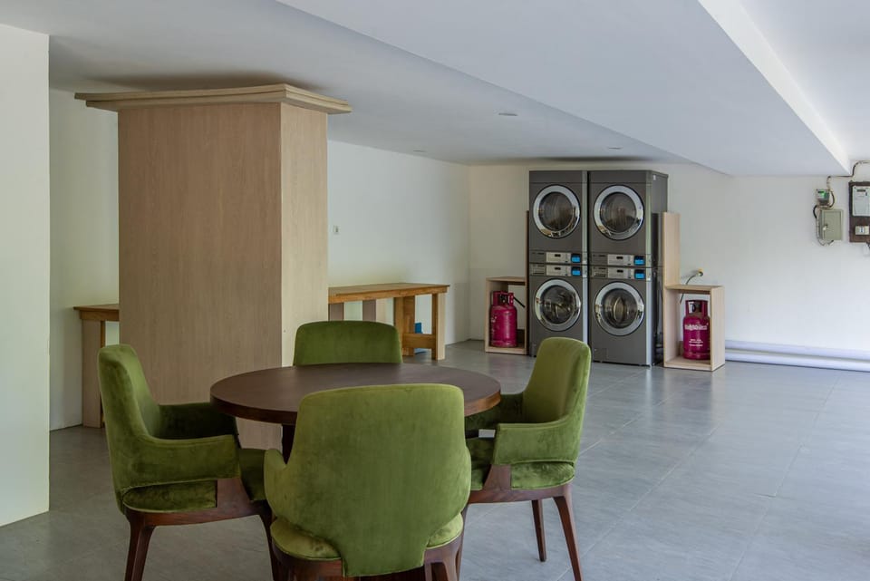 Lobby or reception, Seating area, Area and facilities, laundry