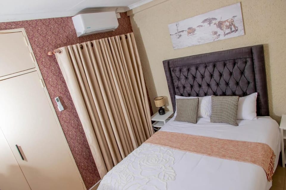 Unit-7, Stylish Apartment in Tlokweng, near Royal Aria Apartment in North West, South Africa