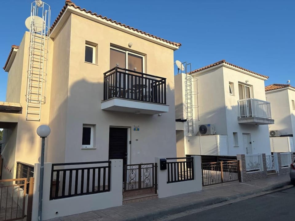 Property building, Street view