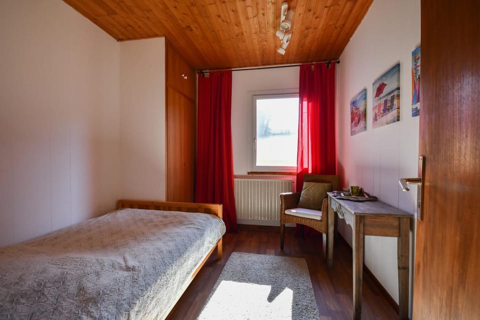 Photo of the whole room, Bedroom