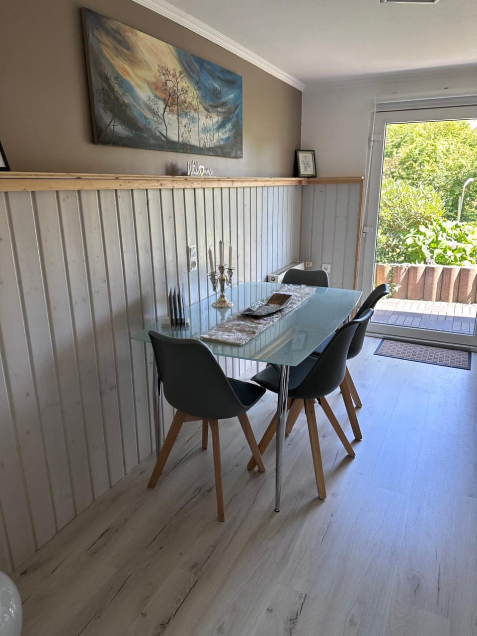 Seating area, Dining area